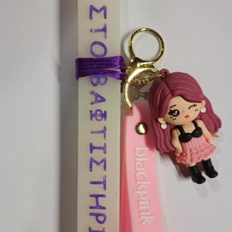 Χειροποίητη αρωματική λαμπάδα με κοριτσάκι μπρελοκ ροζ