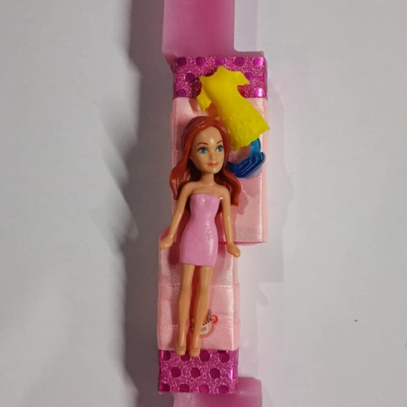 Χειροποίητη αρωματική λαμπάδα με barbie