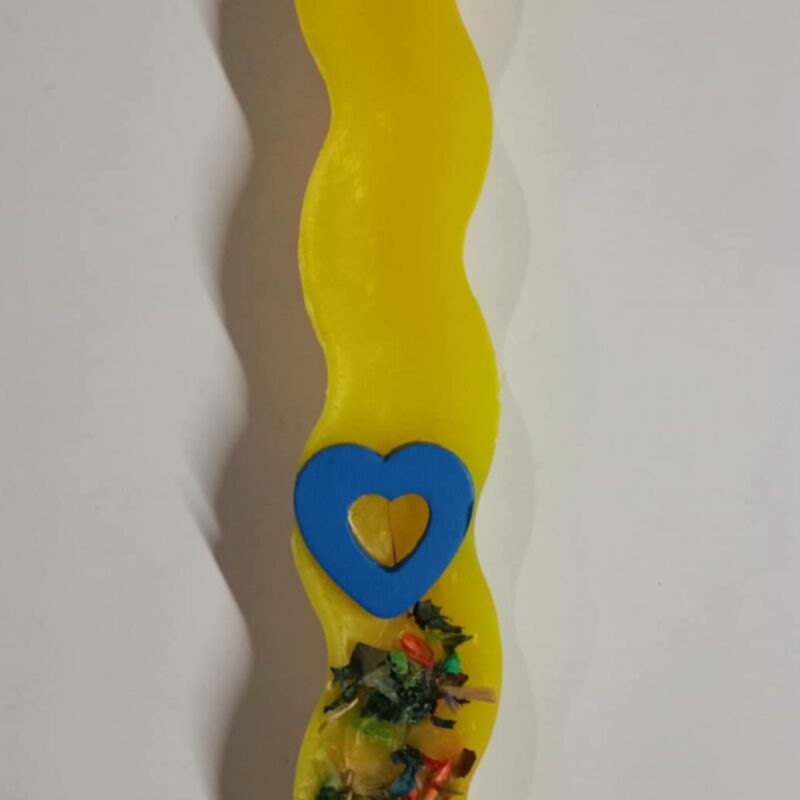 Χειροποίητη αρωματική λαμπάδα με μπλε καρδιά