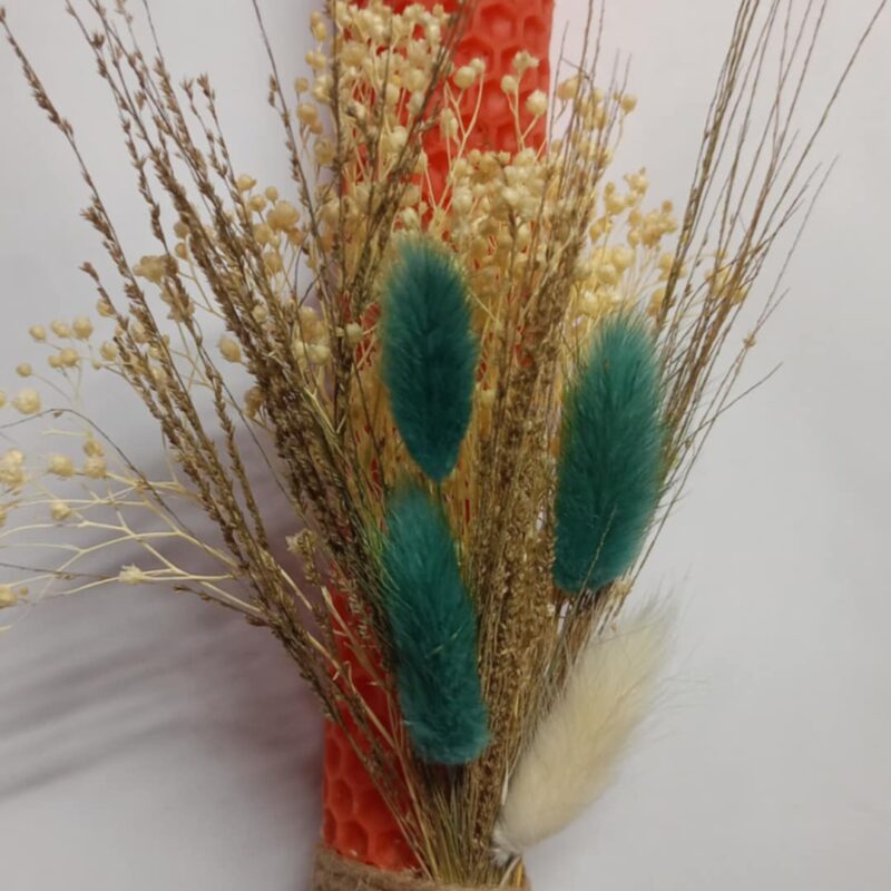 Χειροποίητη αρωματική λαμπάδα απο κηρήθρα μελισσών με λουλούδια αγρού πορτοκαλί