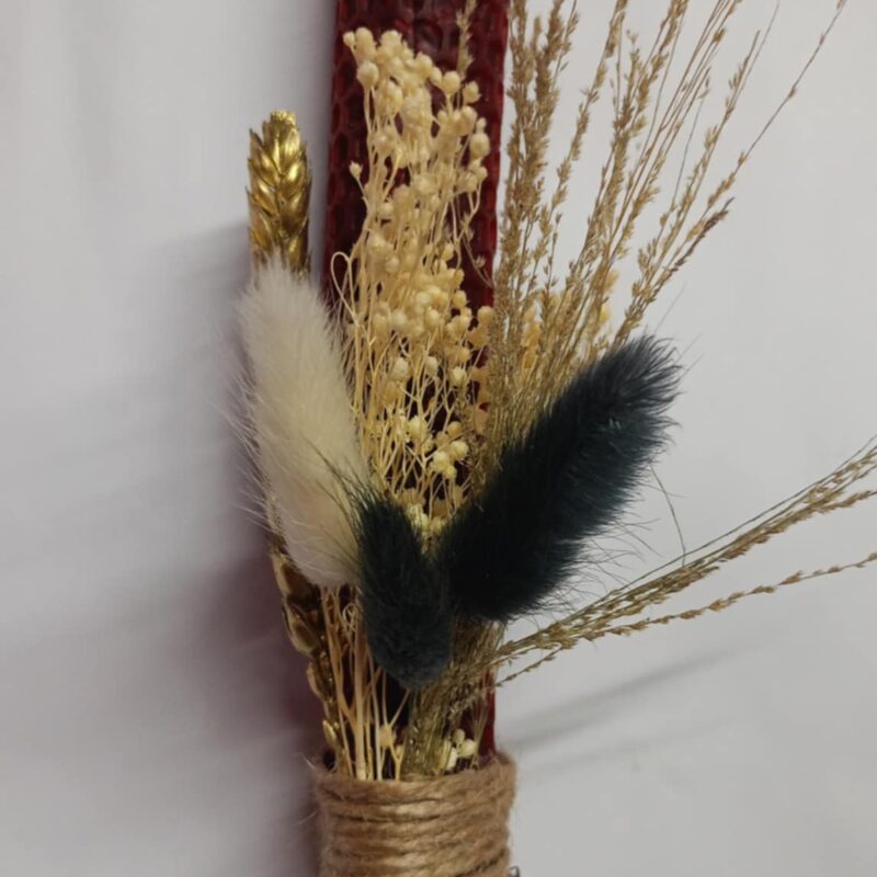 Χειροποίητη αρωματική λαμπάδα απο κηρήθρα μελισσών με λουλούδια αγρού καφε